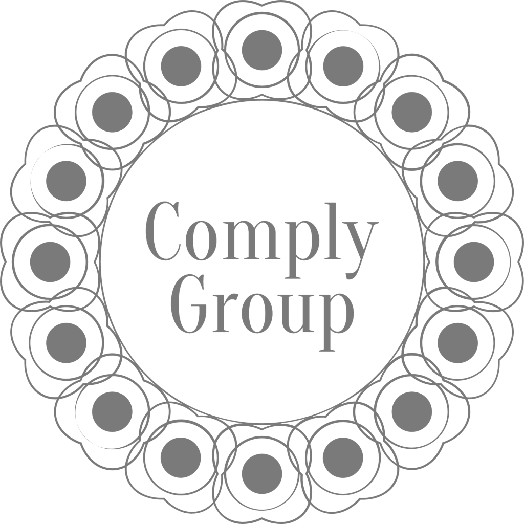 "Comply Group" i grå font med en ring gråa blommor runt omkring den